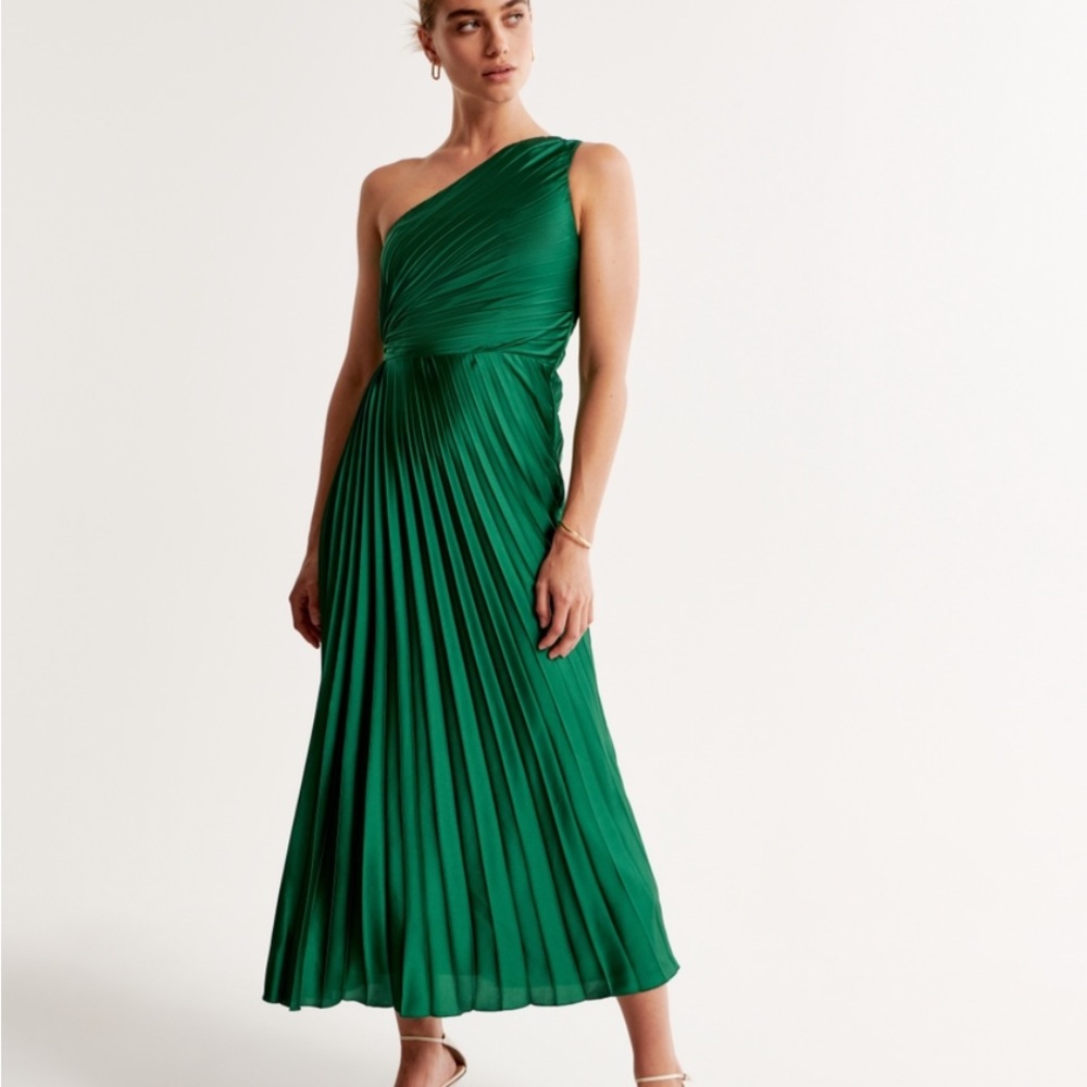 NWT Abercrombie & Fitch (A&F) Pleated Maxi Dress in Dark Green size Medium